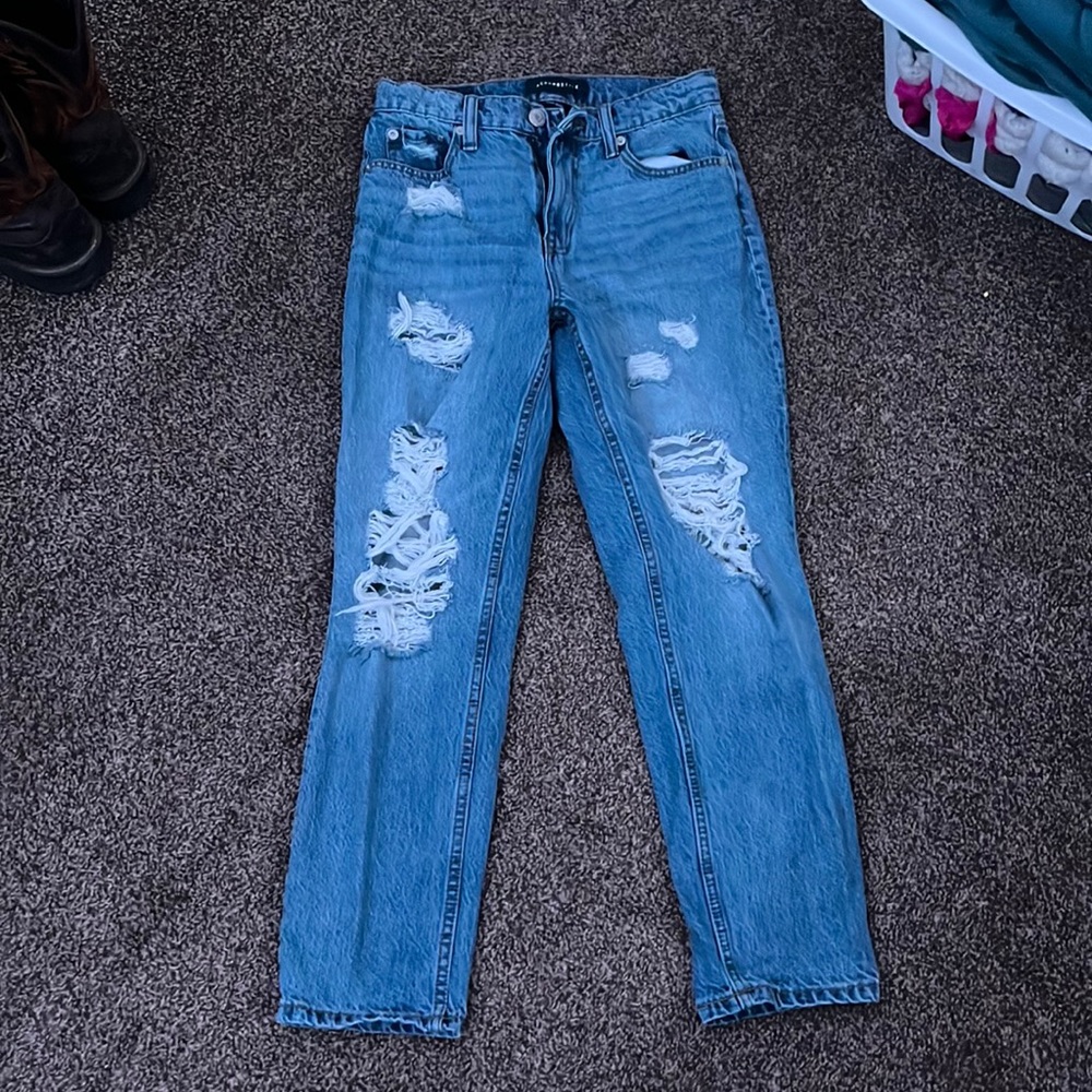 Aeropostale mom jeans size 2. worn 3 times